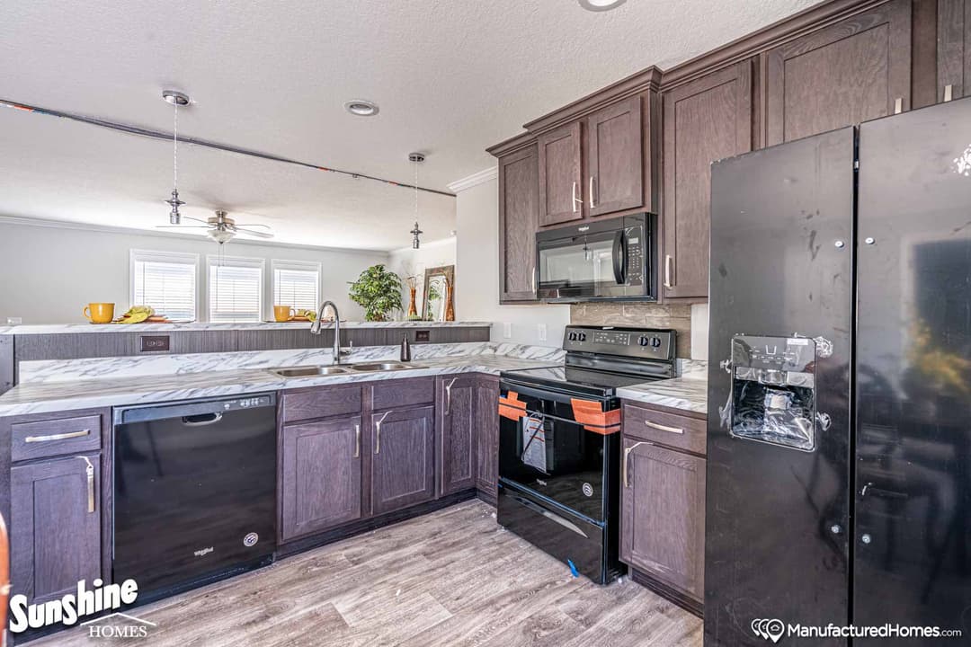 Pri3252-2001 v2 kitchen home features