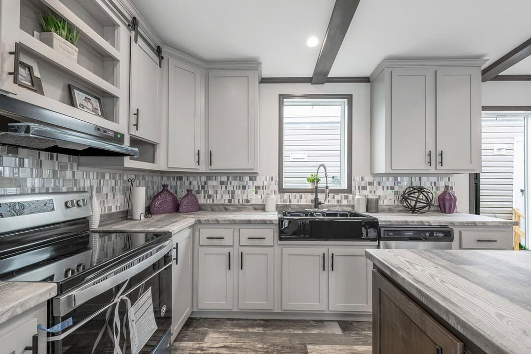 Canal kitchen home features