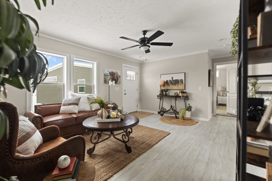 Escape 28443b interior home features