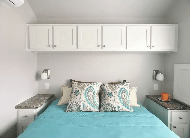 Still water bedroom home features