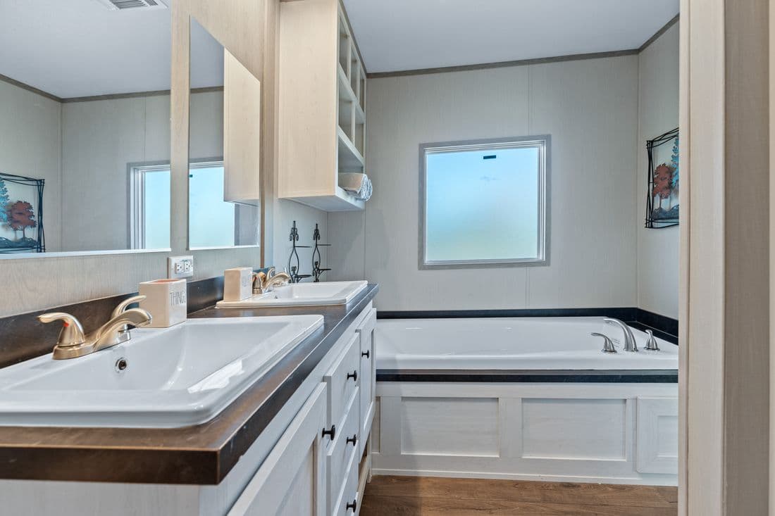 Resolution 16763j bathroom home features