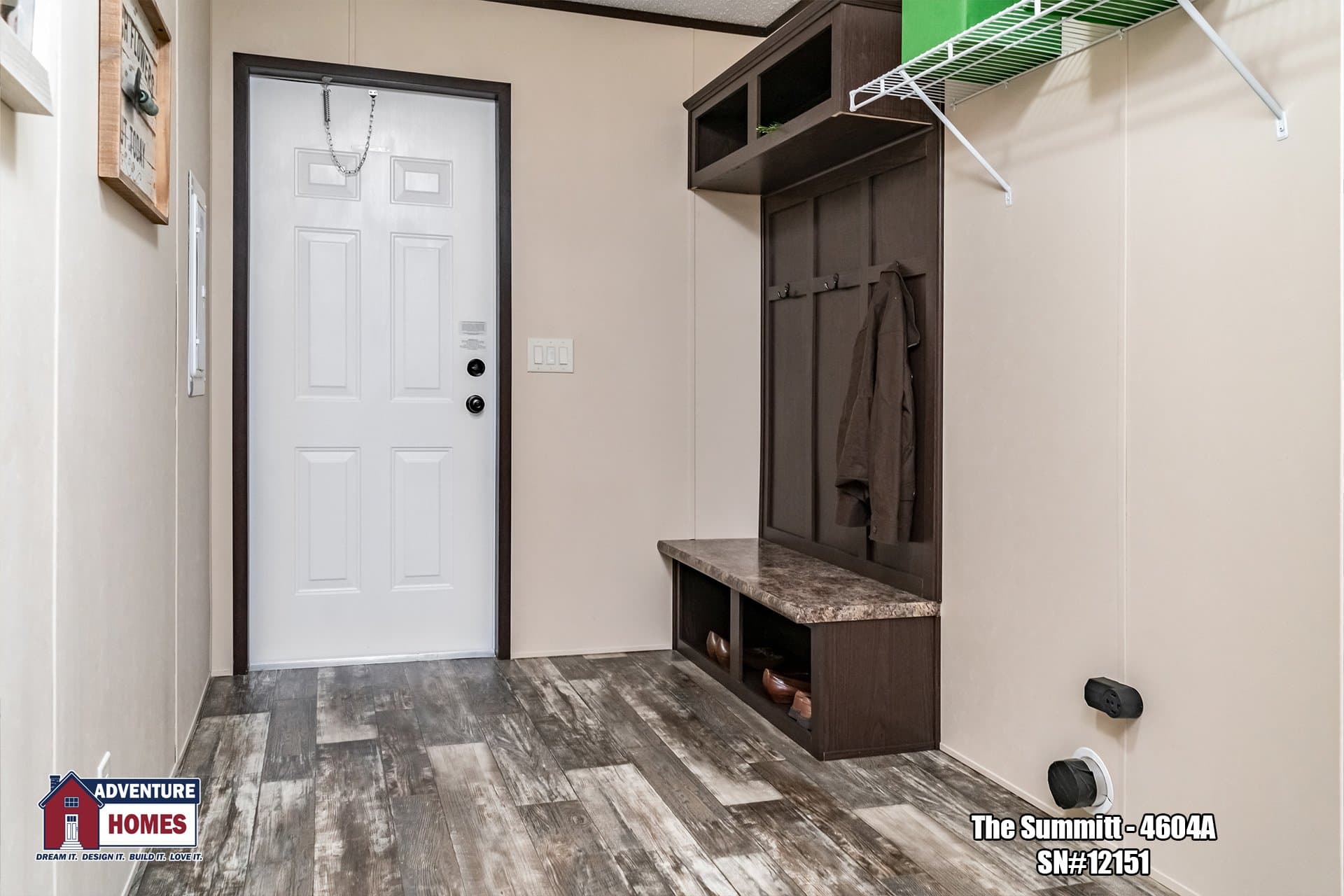 Summitt | 4604a interior home features