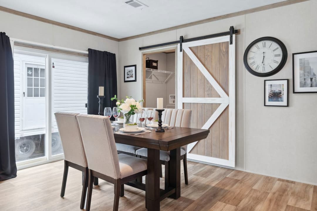 The real deal interior home features