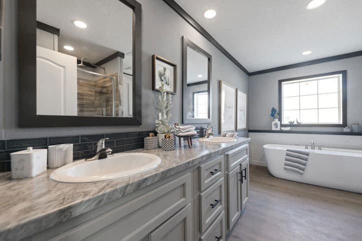 Sparrow 32725a bathroom home features