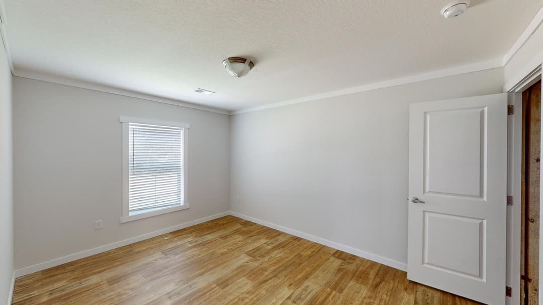 Chc3264-200 bedroom home features