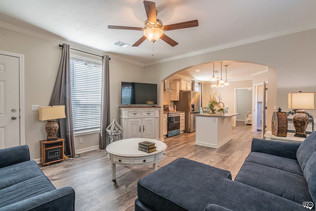 Mei interior and hero home features