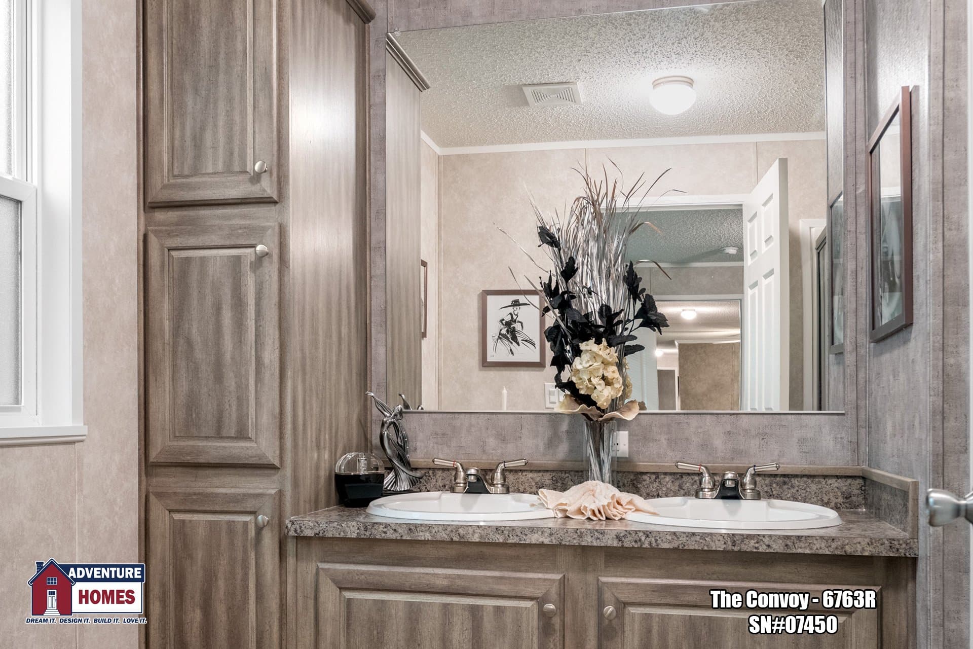 Convoy | 6763r bathroom home features