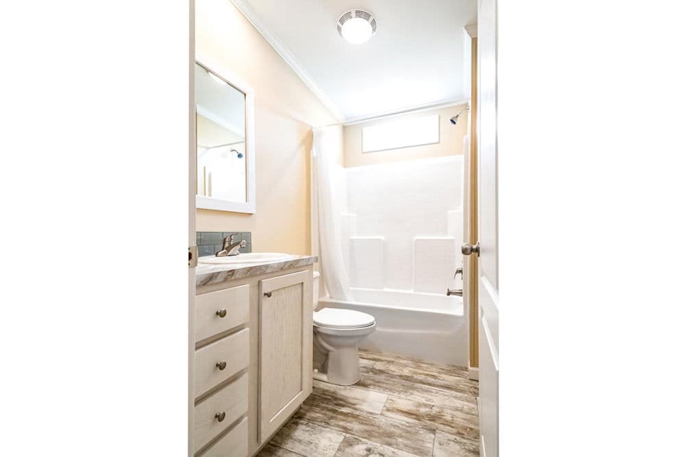 Natilus bathroom home features