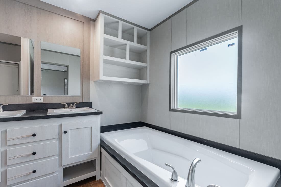 Resolution 16763h bathroom home features