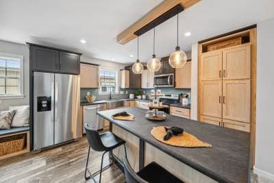 Merlot kitchen home features