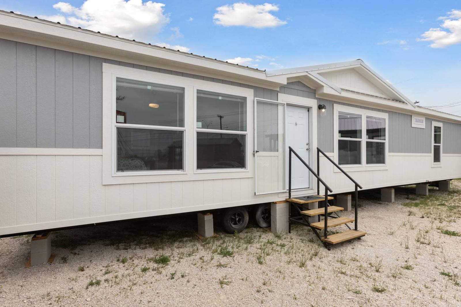 Ws2856h exterior home features