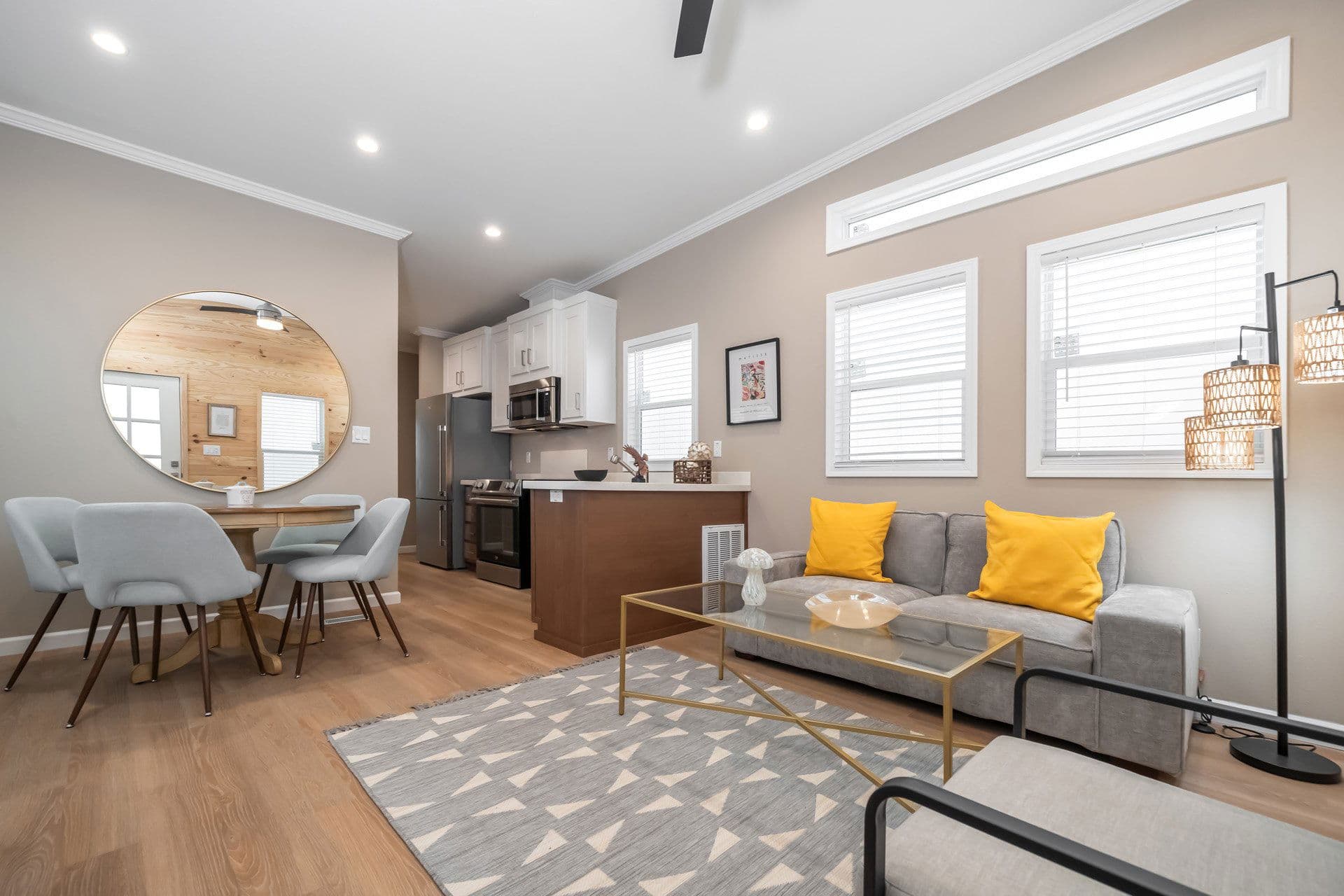 Wedge hk13382s interior home features