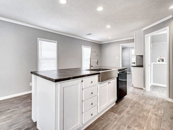 The tony kitchen home features