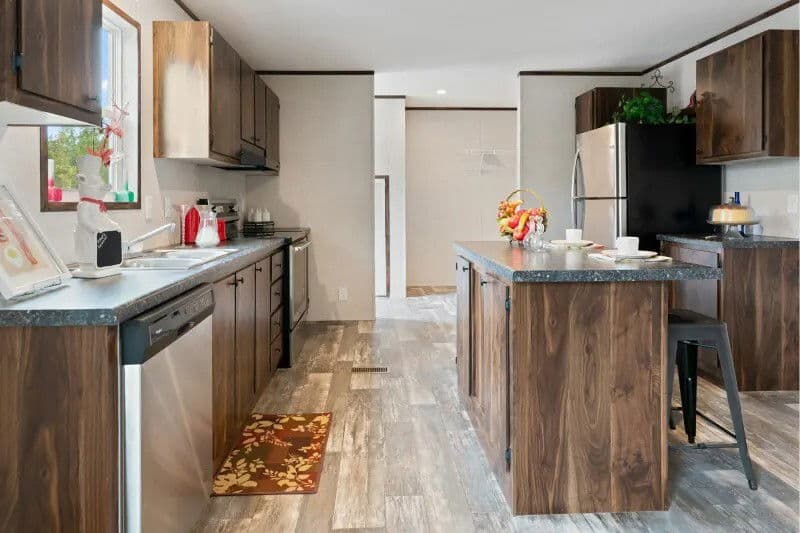 Pinnacle kitchen home features