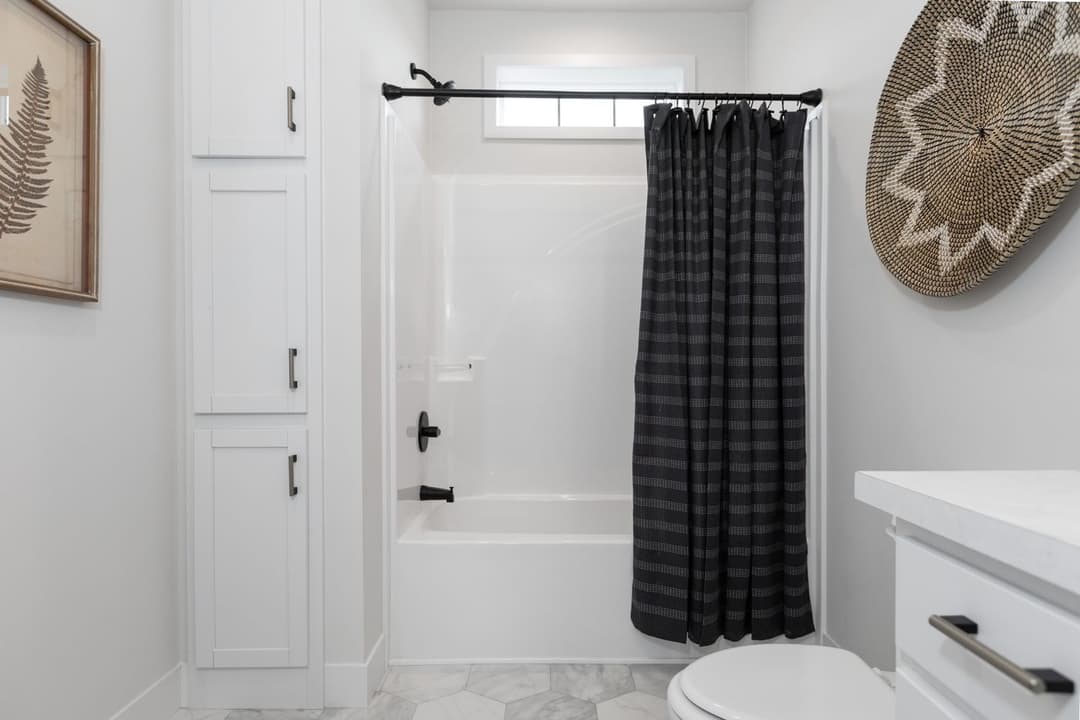 The view bathroom home features