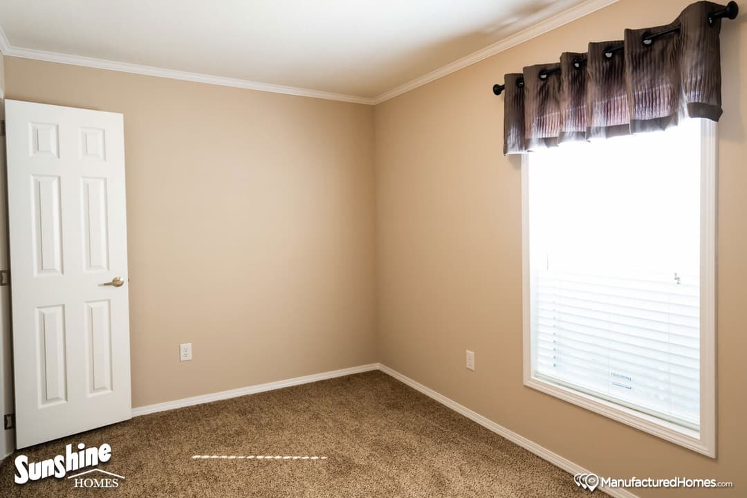 Pri1680-1001 bedroom home features