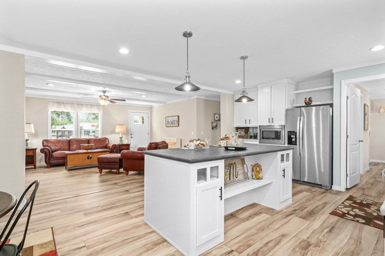 X model 32684x kitchen home features