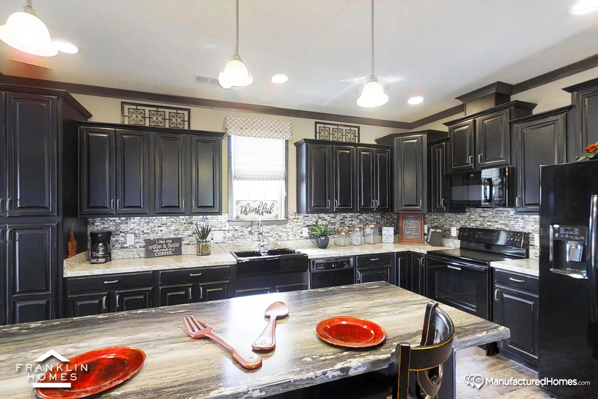 Nandina i kitchen home features