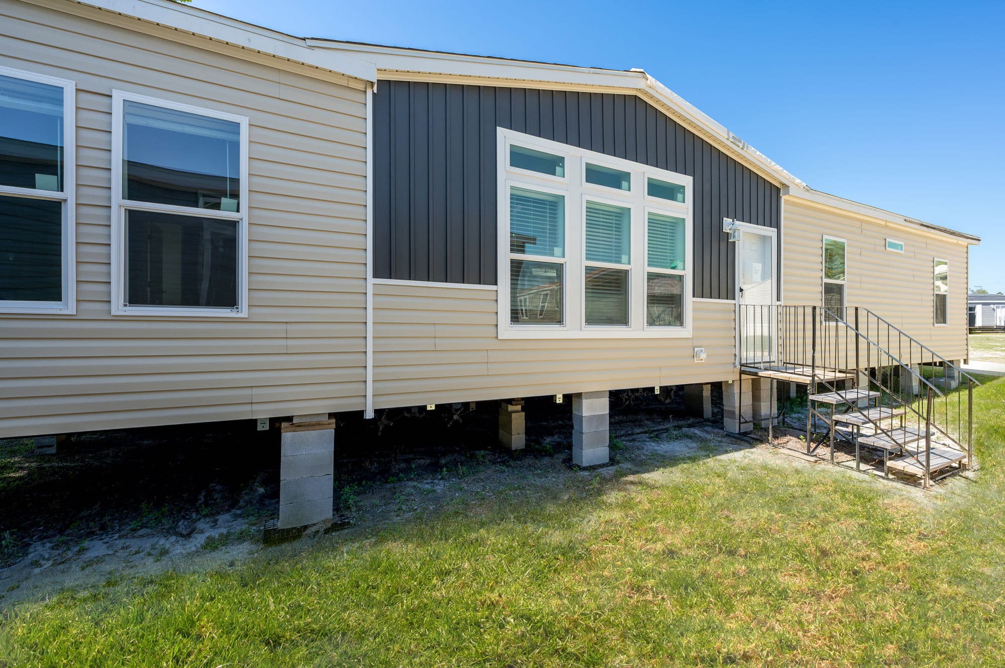 Loki elevation and exterior home features