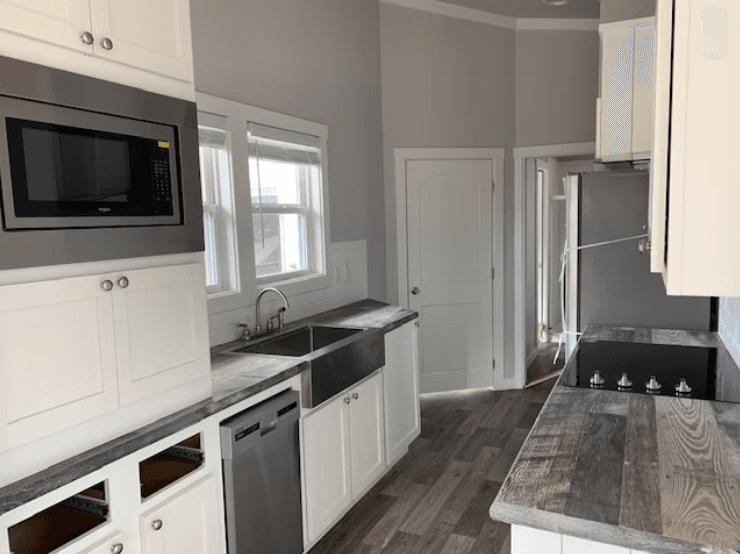 Hummingbird kitchen home features