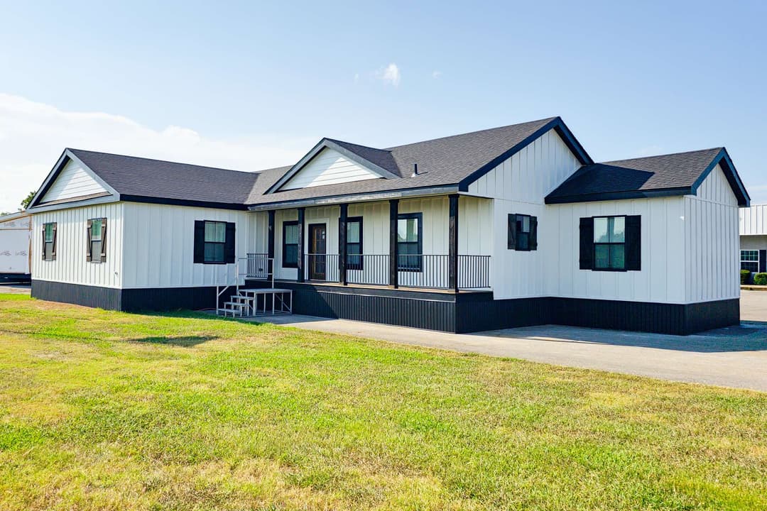 Pri4784-3503 elevation and exterior home features