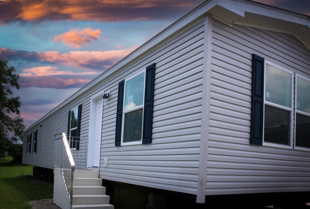 442 hero, elevation, and exterior home features