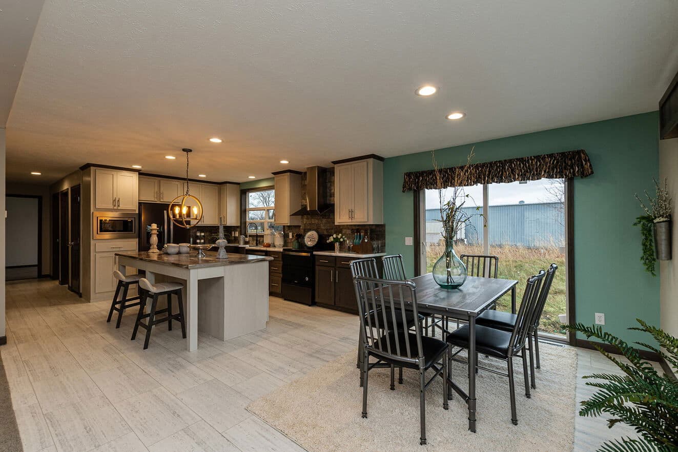 The lincoln 185010 interior home features