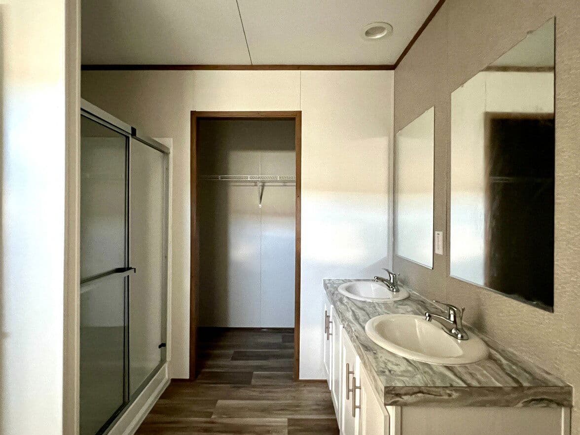 Valuhomes 16763v bathroom home features