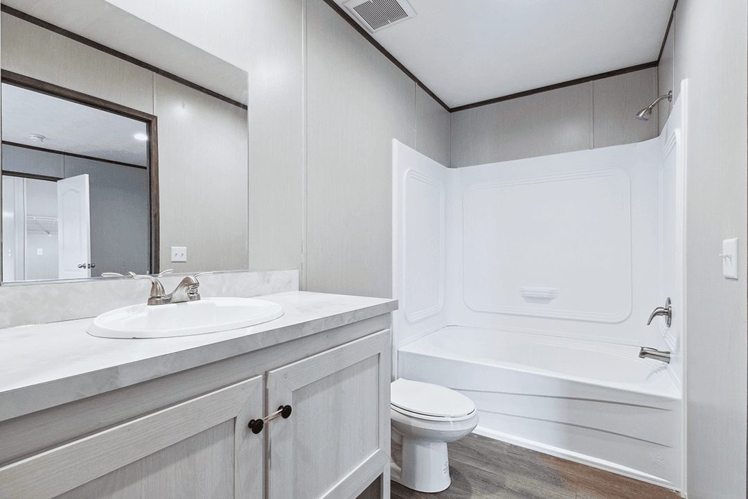 Homestead 16562a bathroom home features