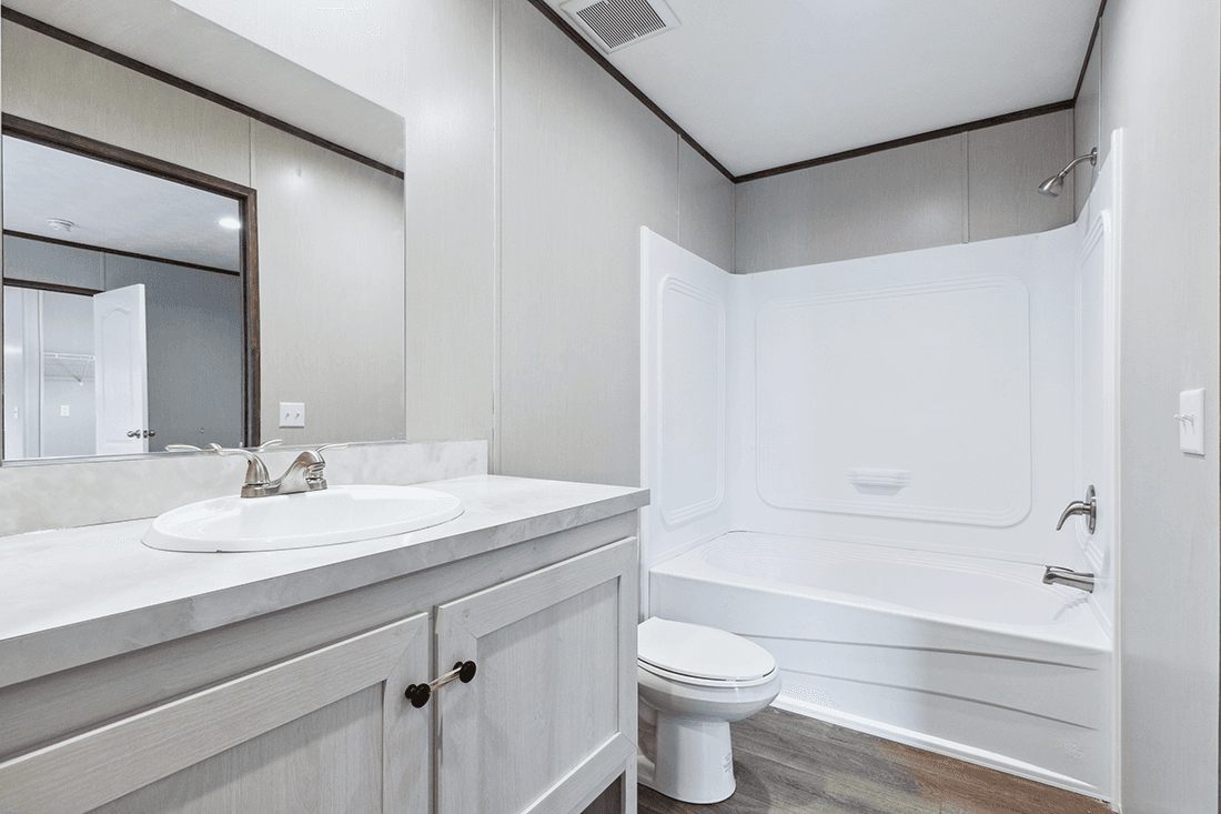 Homestead 16562a bathroom home features