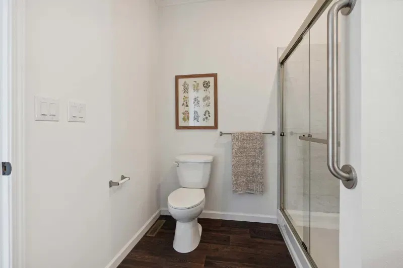 Arlington e459 bathroom home features