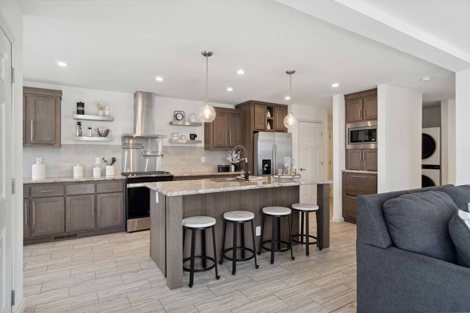 Aurora-e kitchen home features