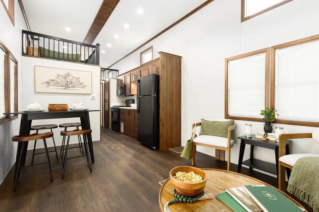 Canvas 7002wd interior home features