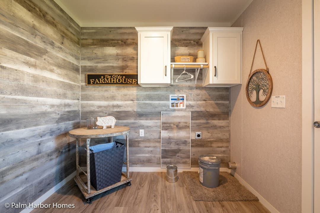 Magnum 32664m interior home features