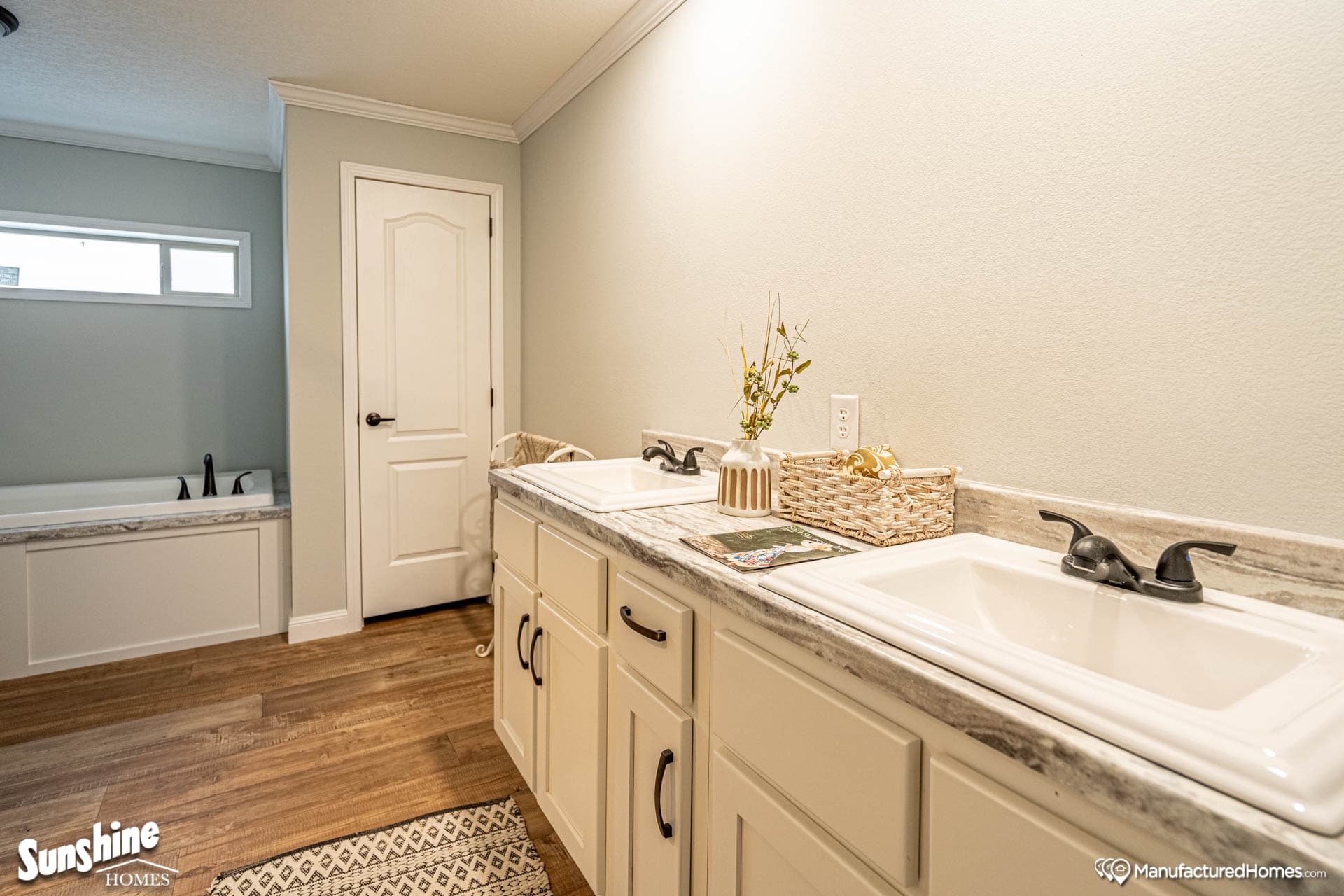 Pri3264-500 bathroom home features