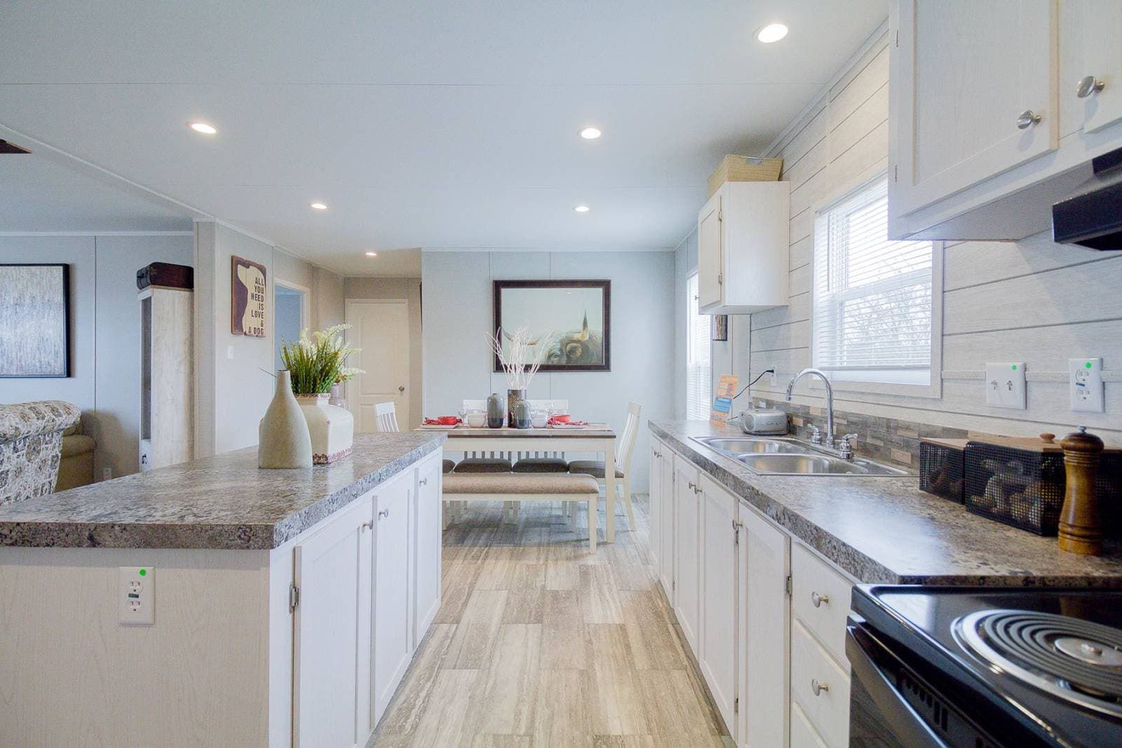 Rm2848a kitchen home features