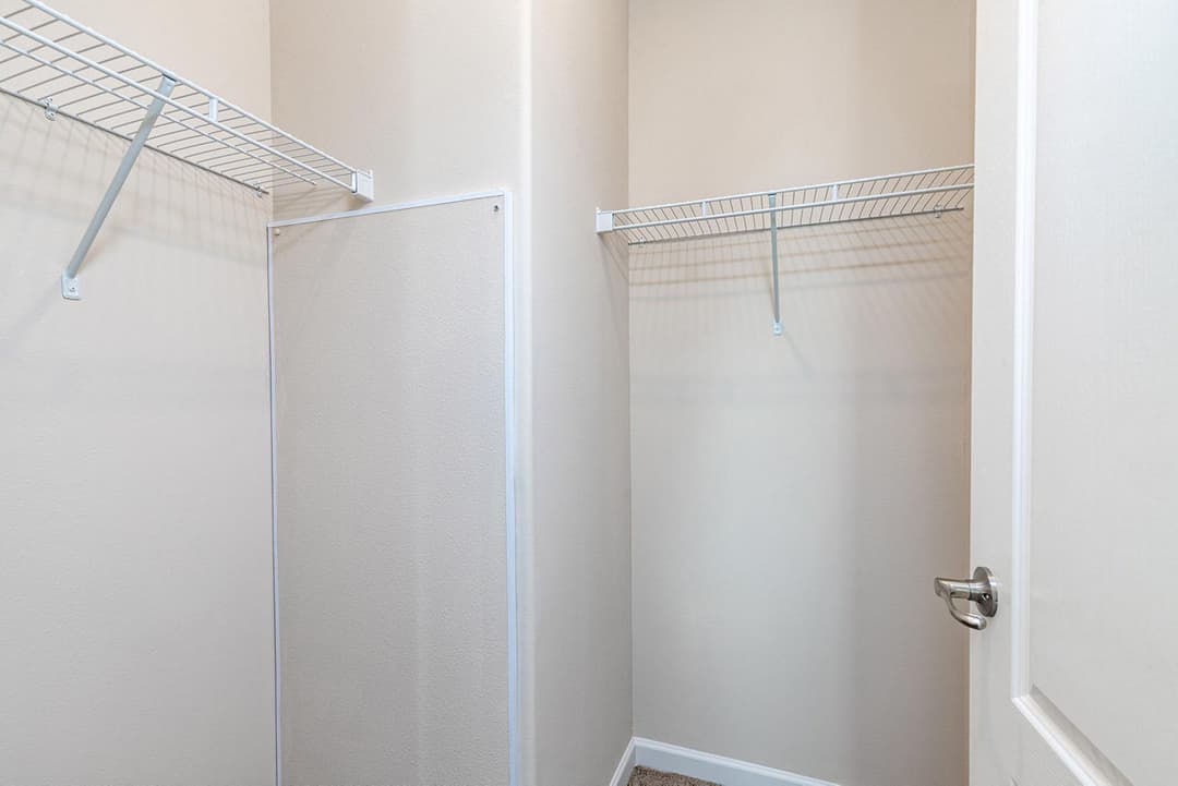 Silver springs 5351 interior home features