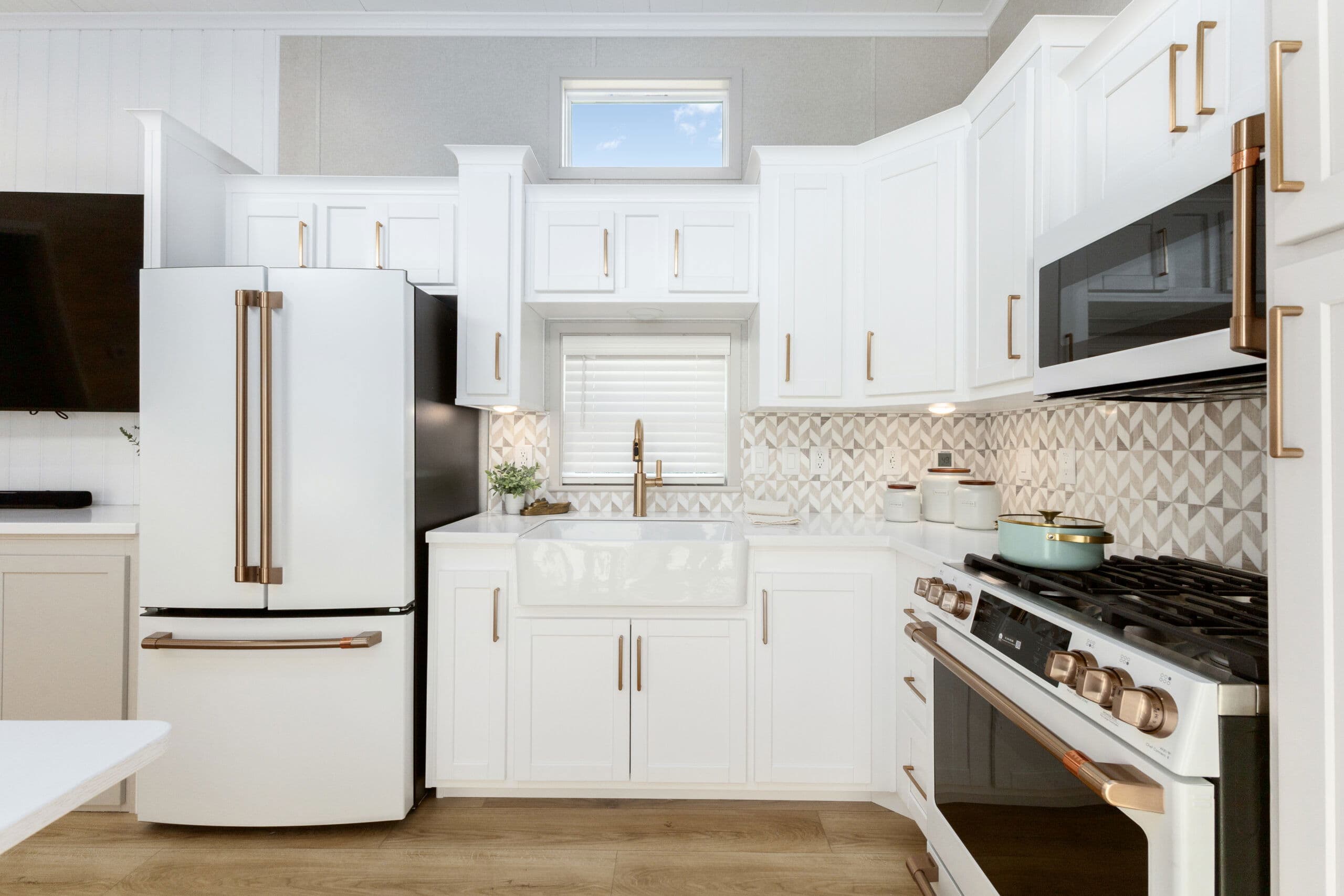 Eldorado 9092 kitchen home features