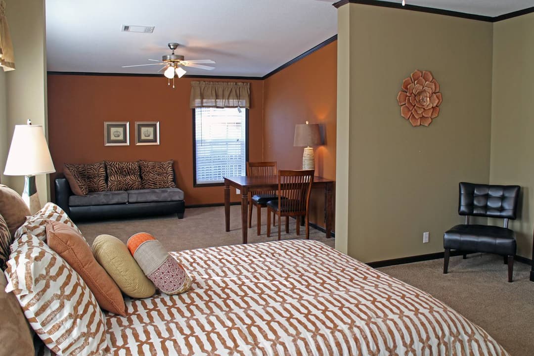 Augusta bedroom home features