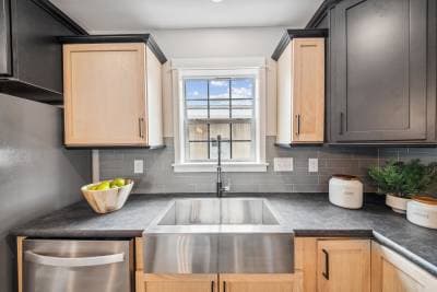 Merlot kitchen home features