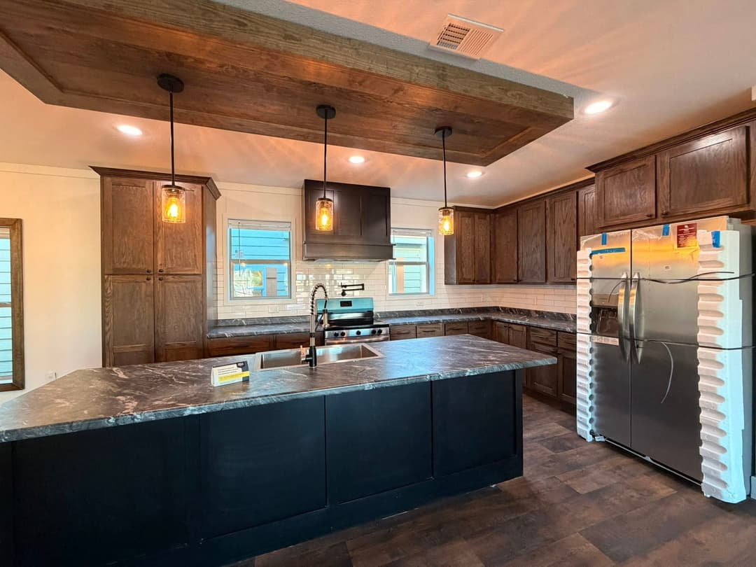 The king david 64 hero and kitchen home features