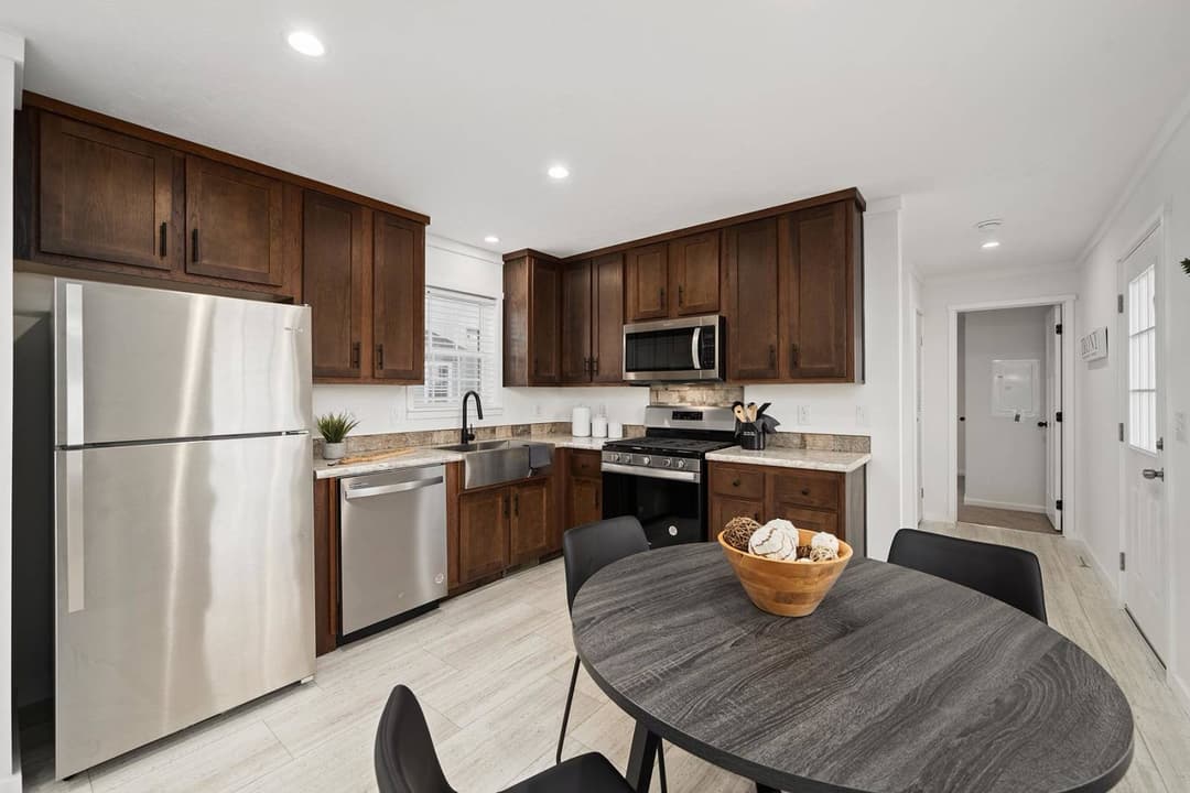 East point - affinity kitchen home features