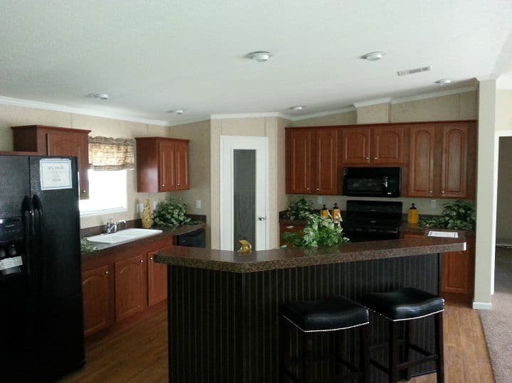 Keith 2872 3br-den-office-2bth kitchen and hero home features