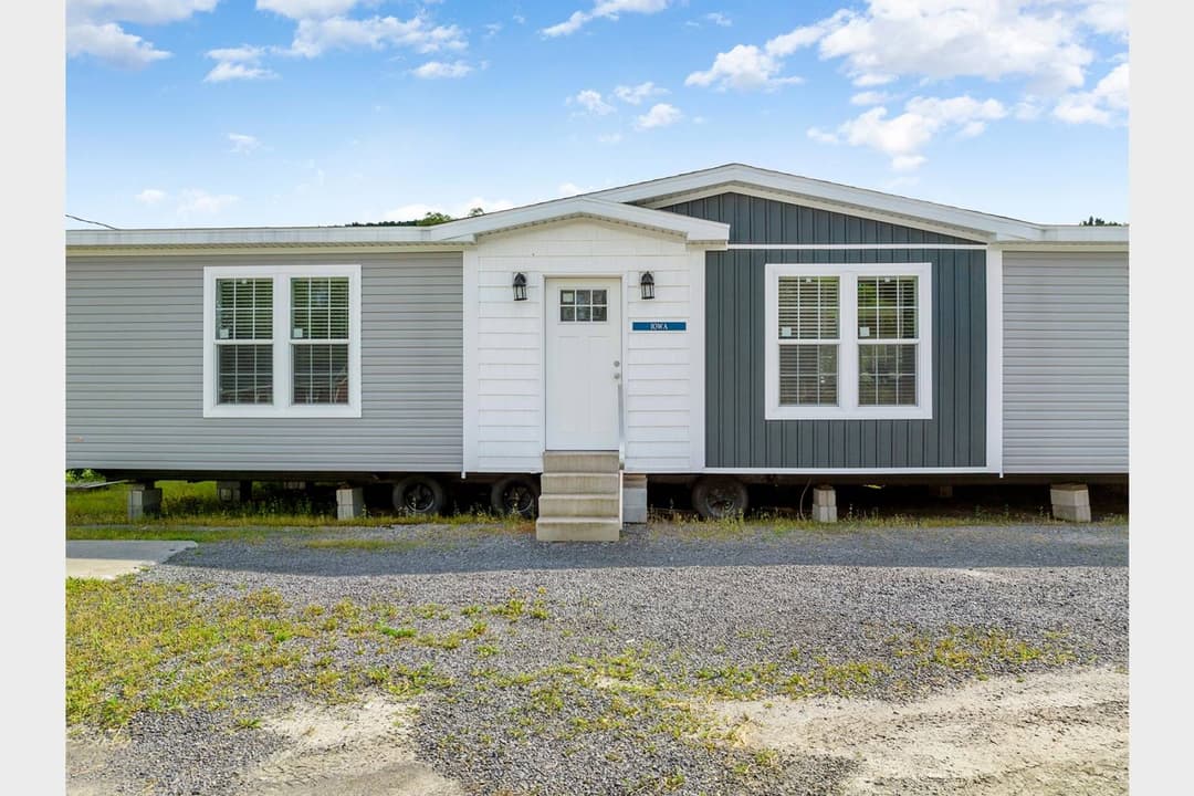 Pursuit elevation and exterior home features