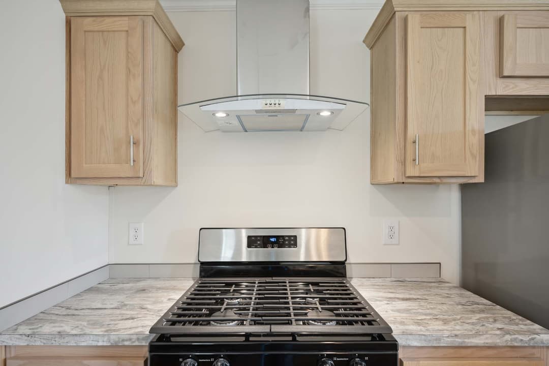 Achiever 6903 kitchen home features