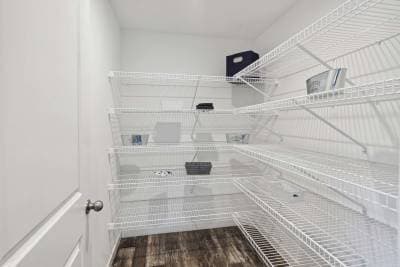 Ne-610 interior home features