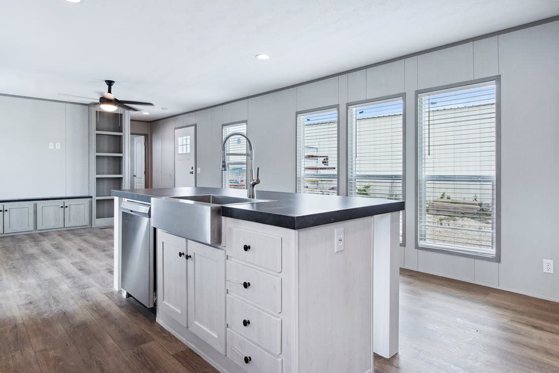 Resolution 16682x kitchen home features