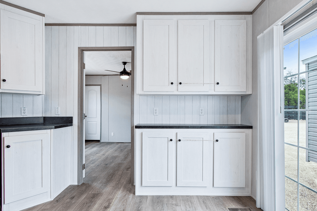 Anniversary 16682f interior home features