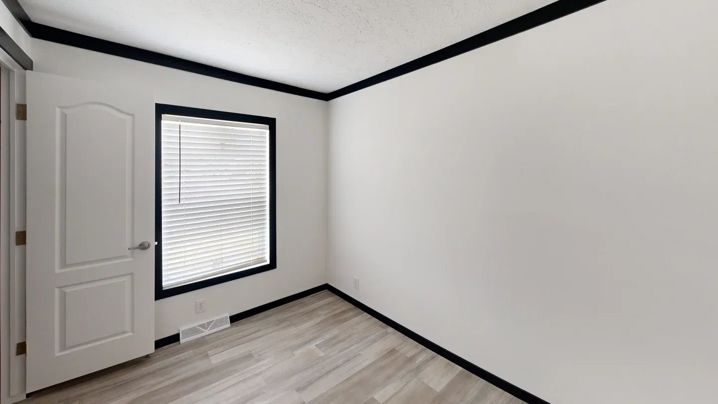 6481ls (16’ stretch) bedroom home features