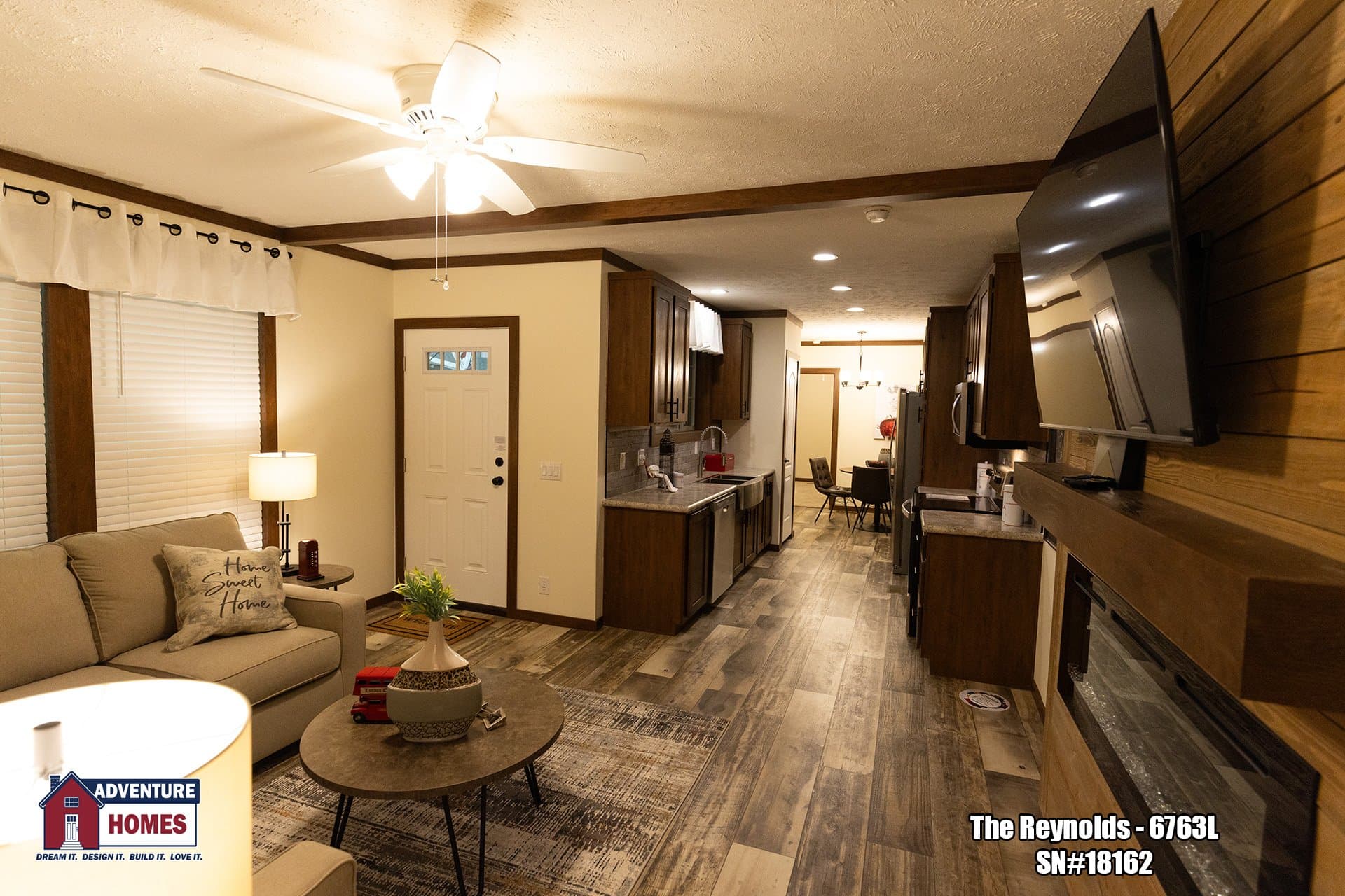 Reynolds | 6763l interior home features